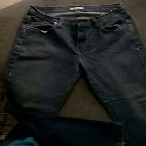 Levis bootleg jeans